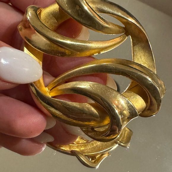 Vintage Fernando Originals gold tone abstract wreath brooch pin - Picture 10 of 13